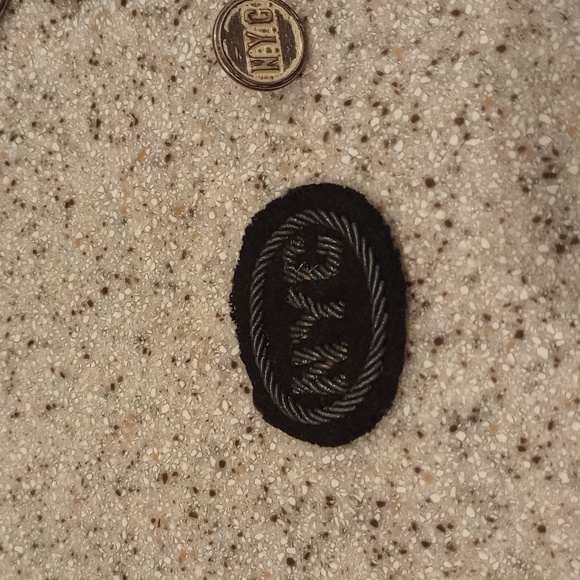 Rare find, NYC buttons and badges - Picture 4 of 5